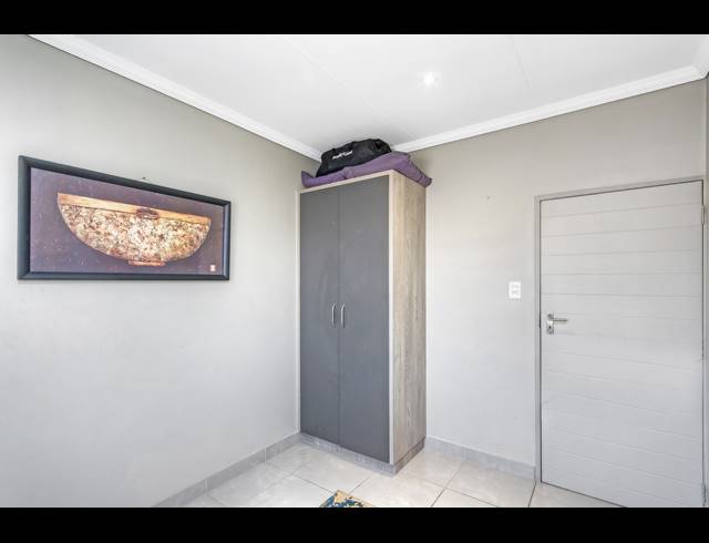 3 BEDROOM HOUSE FOR SALE IN COSMO CITY